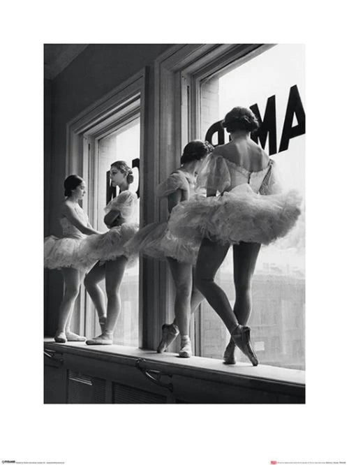 Kunstdruck Time Life Ballerinas In Window 60x80cm Pyramid PPR40190 | Yourdecoration.at