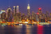 Dimex Manhattan at Night Fototapete 375x250cm 5 Bahnen | Yourdecoration.de