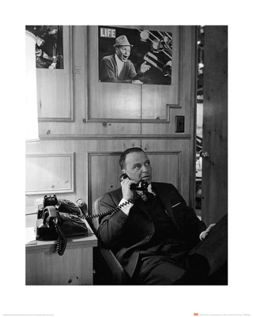 Kunstdruck Time Life Frank Sinatra Phone 40x50cm Pyramid PPR43226 | Yourdecoration.at