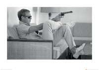 Kunstdruck Time Life Steve Mcqueen Takes Aim 70x50cm Pyramid PPR47058 | Yourdecoration.at