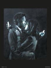 Grupo Erik Brandalised Mobile Phone Lovers Close Kunstdruck 30X40cm | Yourdecoration.at