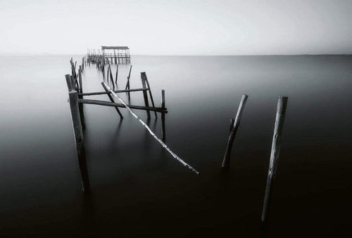 Wizard+Genius Old Pier In Portugal Vlies Fototapete 384x260cm 8 bahnen | Yourdecoration.de