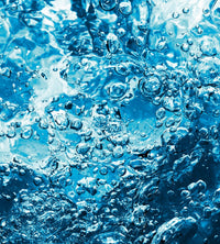 Dimex Sparkling Water Fototapete 225x250cm 3 Bahnen | Yourdecoration.de